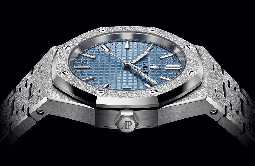 audemars piguet royal oak frosted gold 2021 side view