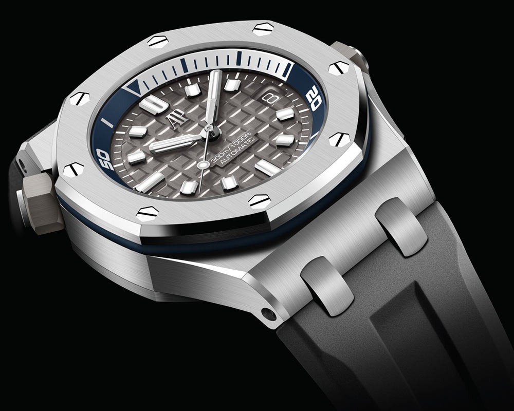 audemars piguet royal oak offshore diver closeup grey dial