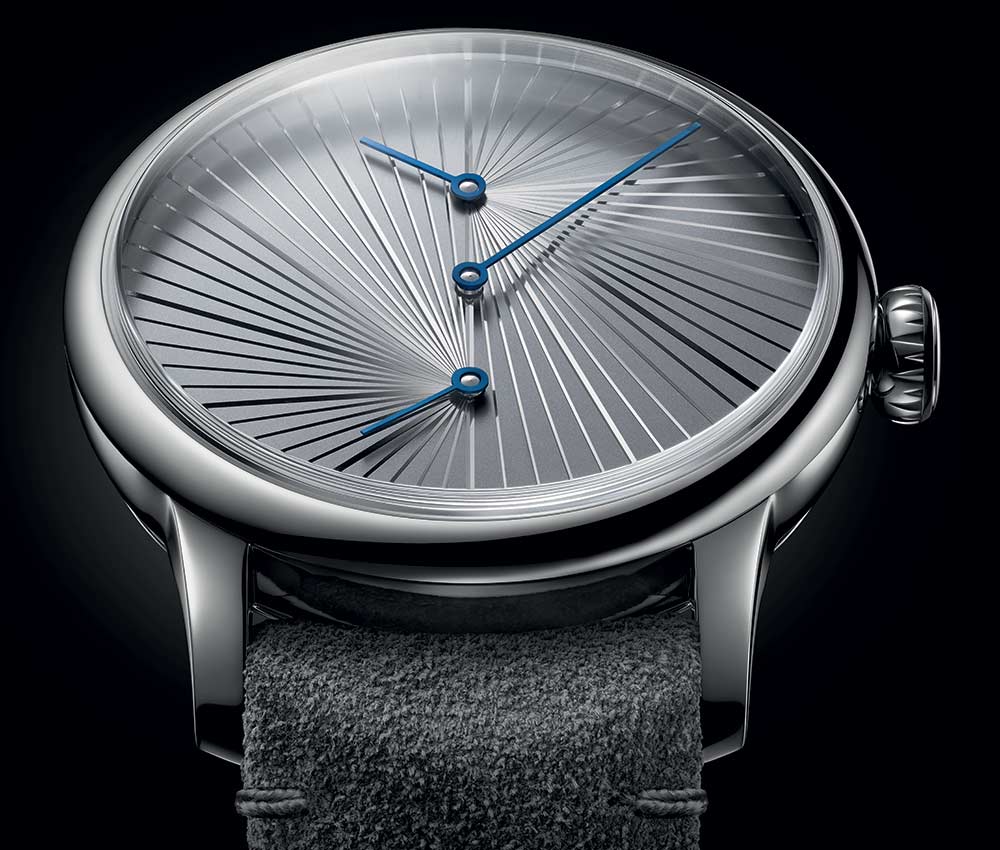 louis erard regulateur atelier closeup