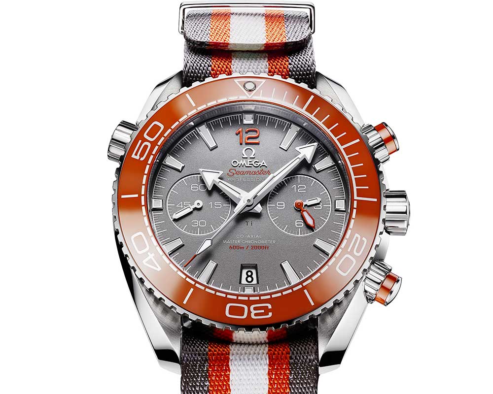 omega seamaster planet ocean 600 master chronometer closeup