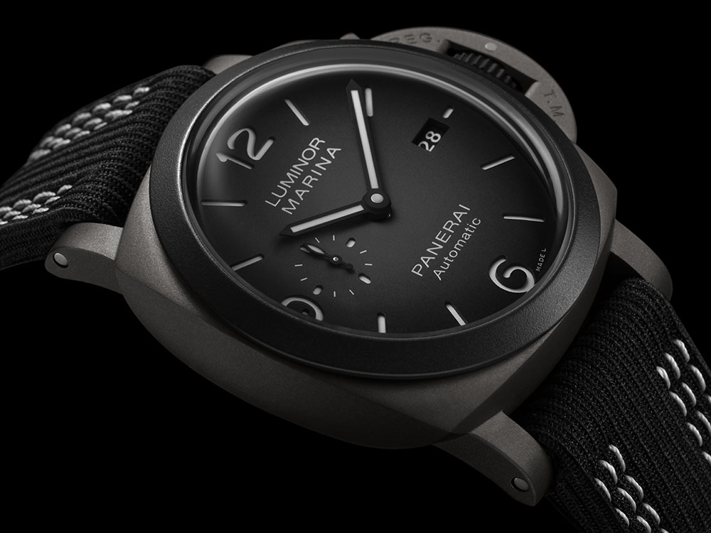 panerai luminor marina nery pam 1122 closeup black dial