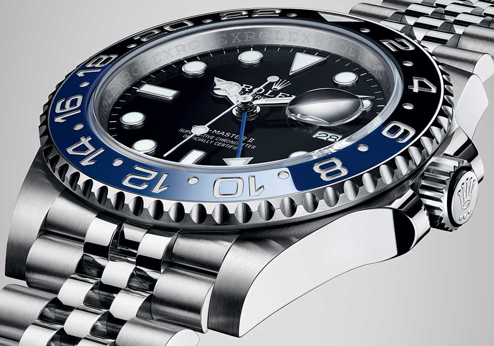 rolex oyster perpetual gmt master 2 closeup right profile